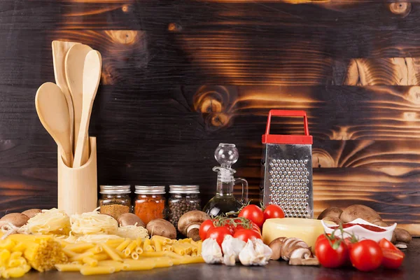 Sağlıklı ve delicous yemek - ham pişmemiş makarna