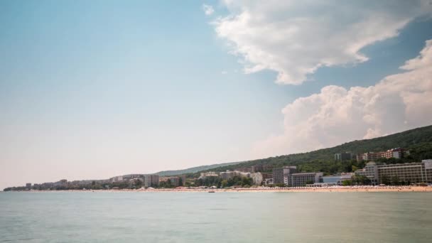 Avrupa'nın güzel bir plaj tatil beldesinin Timelapse — Stok video