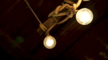 Siyah bir arka plan Işık Ampüller büyütmek