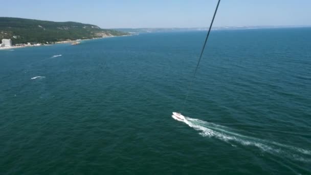 POV parasailig aérien, parascending footage 
