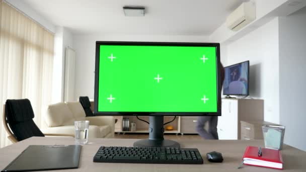 Personal PC computer with big green screen chroma mock up — Stock Video