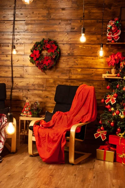 Karácsonyi hangulat a gyönyörű házban design. — Stock Fotó