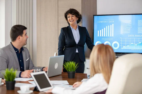 Succesful enterprenours and business people in conference room — Stock Photo, Image