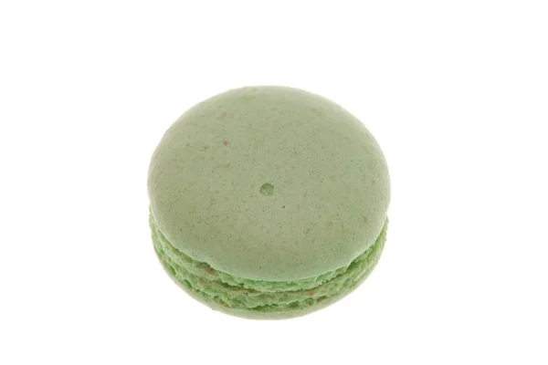 Köstliche grüne Makronen isoliert auf weißem Hintergrund — Stockfoto