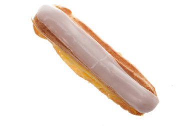 Beyaz arka plan üzerinde izole taze beyaz eclaire