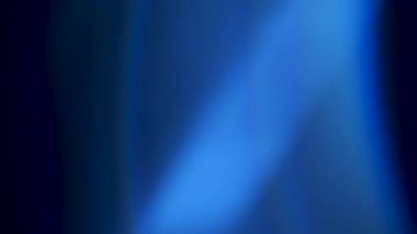 Geçişlerinizde kullanmak üzere hareket halindeki soğuk titreyen ışık sızıntıları