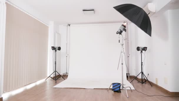 Professionele fotostudio met niemand in — Stockvideo