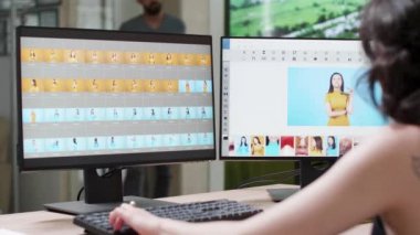 Profesyonel kadın fotoğrafçı profesyonel bir düzenleme yazılımı kullanır