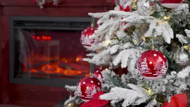 Guirlandes clignotant sur l'arbre de Noël 