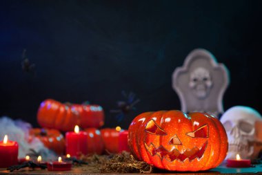 Cadılar Bayramı mumlar ürpertici oyma turuncu kabak aydınlatma