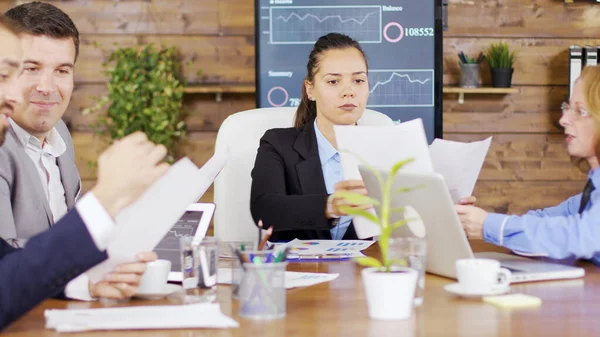 Investment team having a meeting in the conference room — Stock Photo, Image