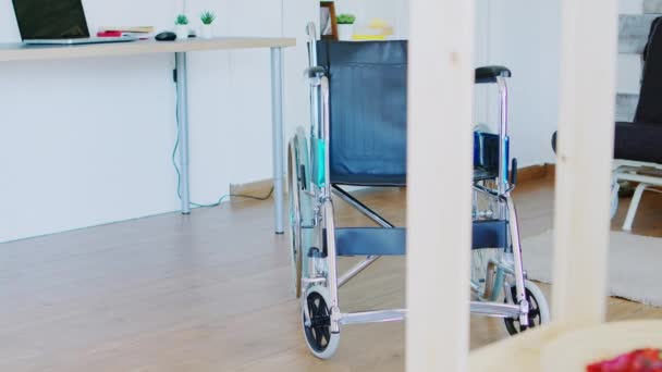 Ruang kosong kursi roda rumah sakit — Stok Video