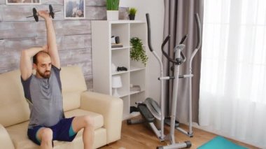 Dambılı triseps eğitimi.