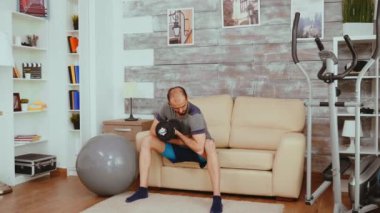 Oturmuş biceps kıvrımı