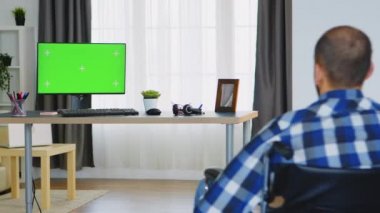 Krom tuşlu PC