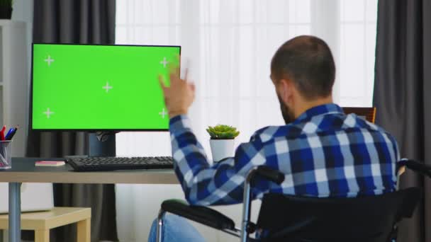Videogesprek op groen scherm — Stockvideo