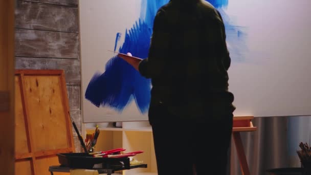 Pintor en Estudio — Vídeo de stock