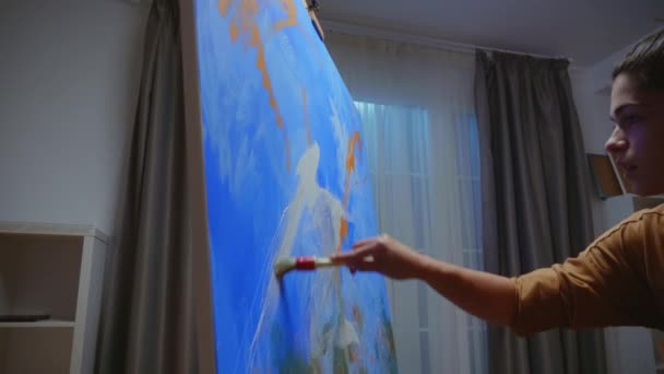 Yetenekli soyut ressam — Stok video