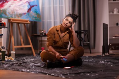 Tükenmiş soyut ressam