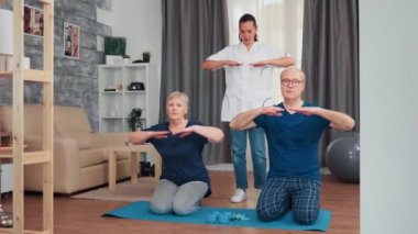 Hemşireyle çift terapisi.