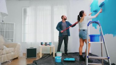 Duvar rengi değiştiriliyor