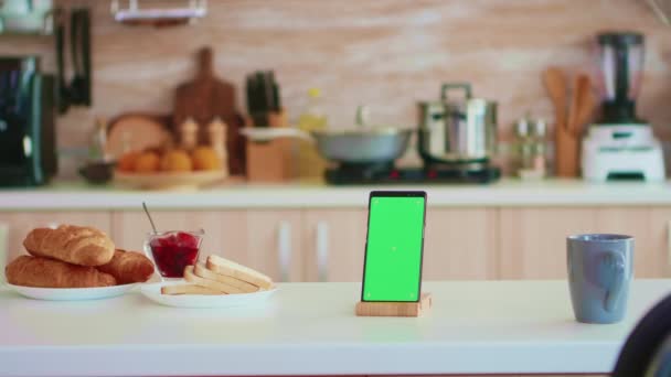 Smartphone con schermo verde — Video Stock