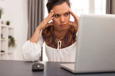 Odaklanmış kadın girişimci