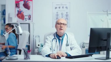 Kıdemli sıhhiye çevrimiçi danışma