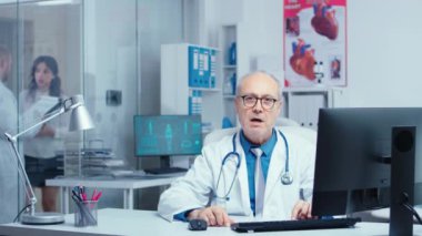 Özel klinikten online danışma