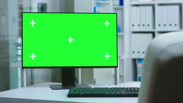 Снимок компьютера Долли с зеленым экраном — стоковое видео