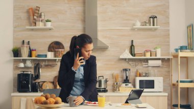 Serbest çalışan geç kaldı.