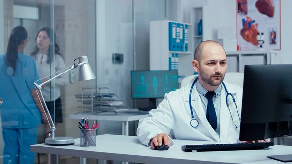 Medical staff working in modern private clinic — Stock Photo, Image