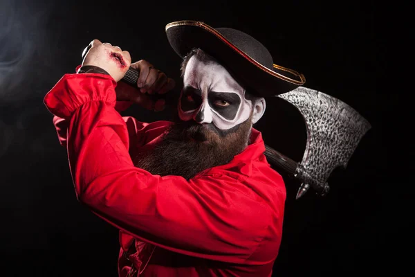 Un homme déguisé en pirate pour Halloween — Photo