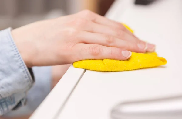 Dusting tv stand — Stock Photo, Image