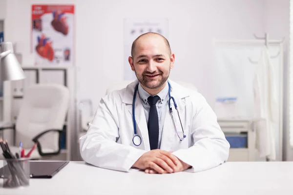 Portrait of young doctor — Stock Photo, Image