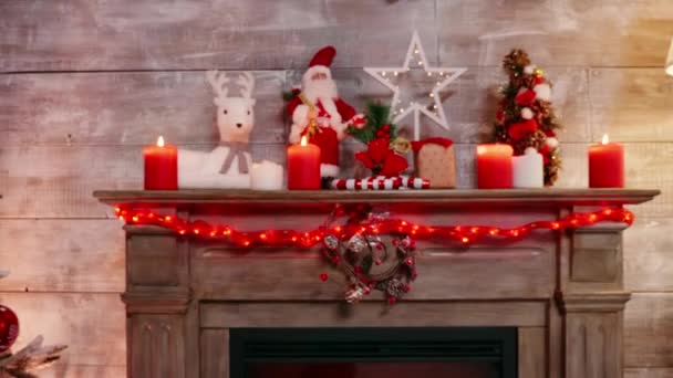 Nagyítás ki a szobából díszített karácsonyi ünnep — Stock videók