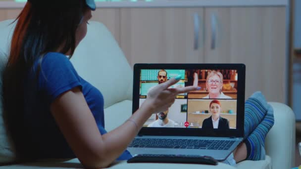 Mujer streaming online webinar formación — Vídeos de Stock