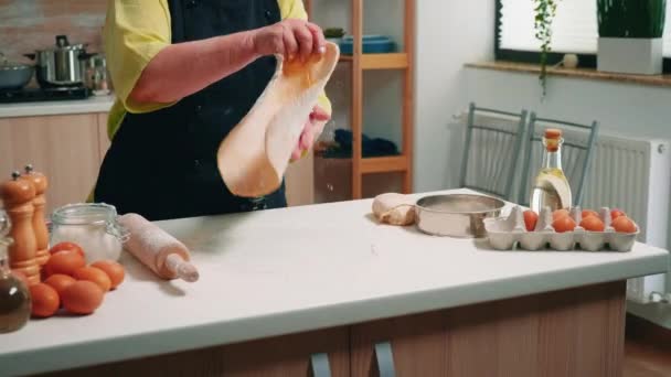A pizza alakjának kialakítása — Stock videók