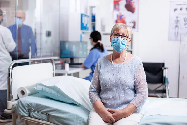 Wachtende medische testresultaten — Stockfoto