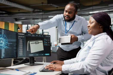 Görevdeki araştırmacılar sürdürülebilirlik hedeflerine ulaşmak için güneş enerjili prototip yapmak için yapay zeka kullanıyorlar. Meslektaşlar güneş pilleri aygıtını daha düşük maliyetli prototiplemek için yapay zeka derin öğrenme kullanırlar