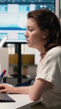 Dikey Video Emlak Analisti, proje geliştirme, makine öğrenme ve büyük veri analizleri için yapay zeka kullanır.