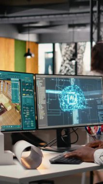 Dikey Video Siyah geliştirici konut ve ticari mülkiyet geliştirme, otomasyon, tahmin analitiği ve ana plan oluşturma için simülasyon araçları içeren yapay zeka sistemleri kullanır. Sibernetik