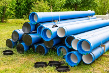 Plastik yalıtım su boruları