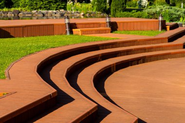 boyalı ahşap merdiven