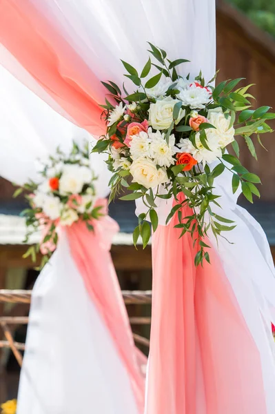 Цветочные Украшения Роз Хризантем Свадебной Церемонии — стоковое фото