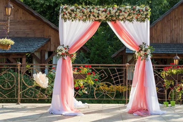 Arch Wedding Ceremony Flowered — Stock Photo, Image