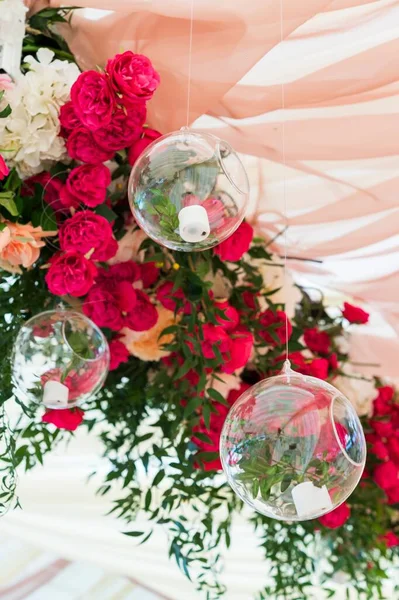 Blumen Bei Einer Hochzeit Zelt — Stockfoto