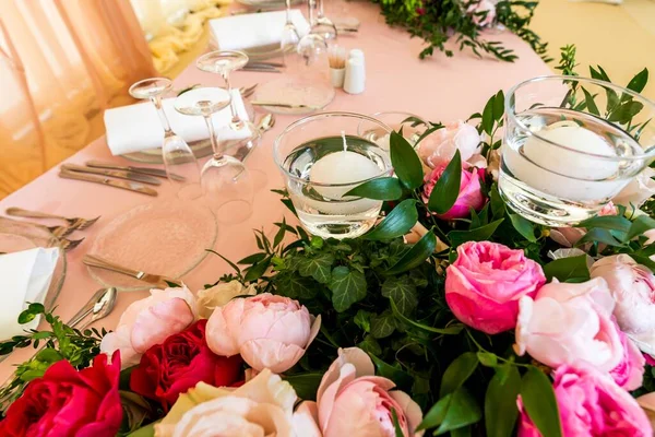 Flowers Table Serving — Stock Photo, Image