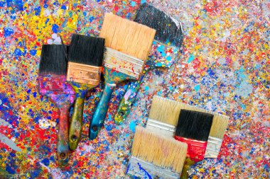 Ressam aletleri, resim için fırçalar.