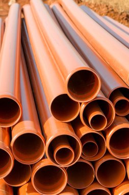 Su ve kanalizasyon için plastik borular.